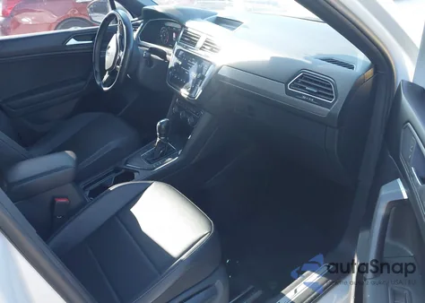 2019 Volkswagen Tiguan 2.0T Se/2.0T Sel/2.0T Sel R-Line/2.0T Sel R-Line Black z USA, uszkodzony, nr VIN 3VV3B7AX5KM055086